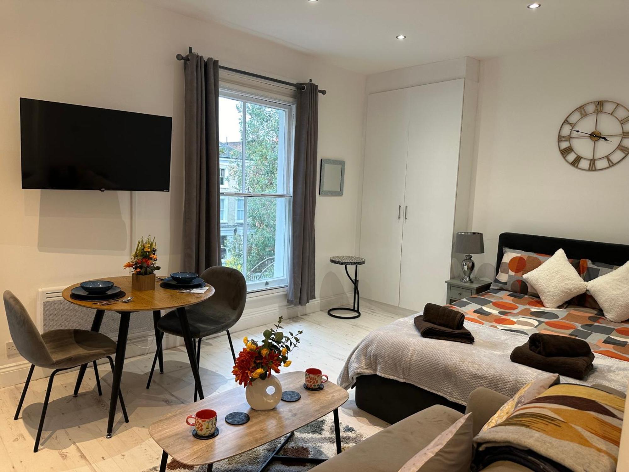 Stylish Escape In West Appartement